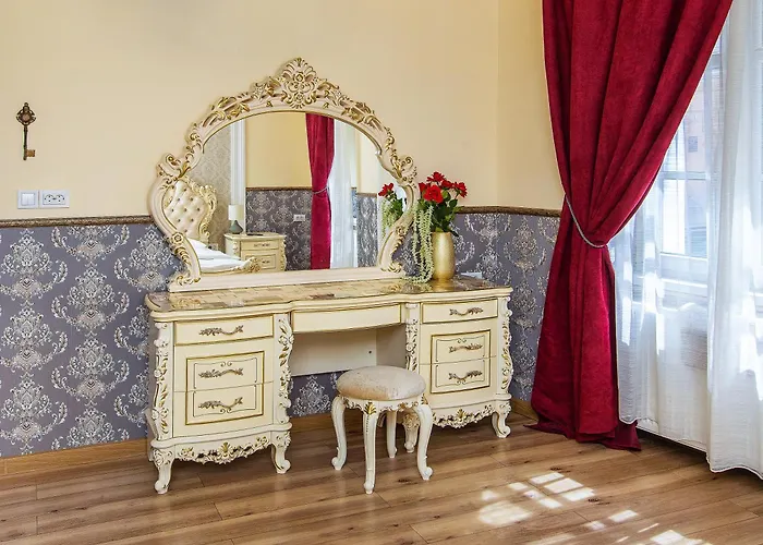 Zira Residence - Authentic Rooms In Old Town Brașov