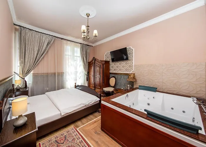 Zira Residence - Authentic Rooms In Old Town Brașov
